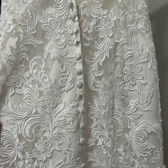 Allure Bridal - Picture 9 of 11